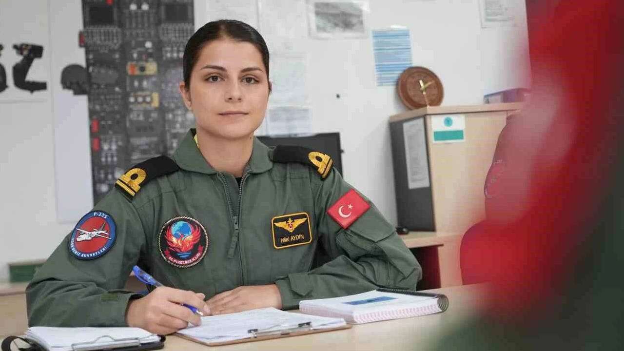 Gökyüzünden denizaltı avlayacak: Deniz Kuvvetleri’nin ilk kadın karakol pilotu görevde, radarına giren yandı! 2